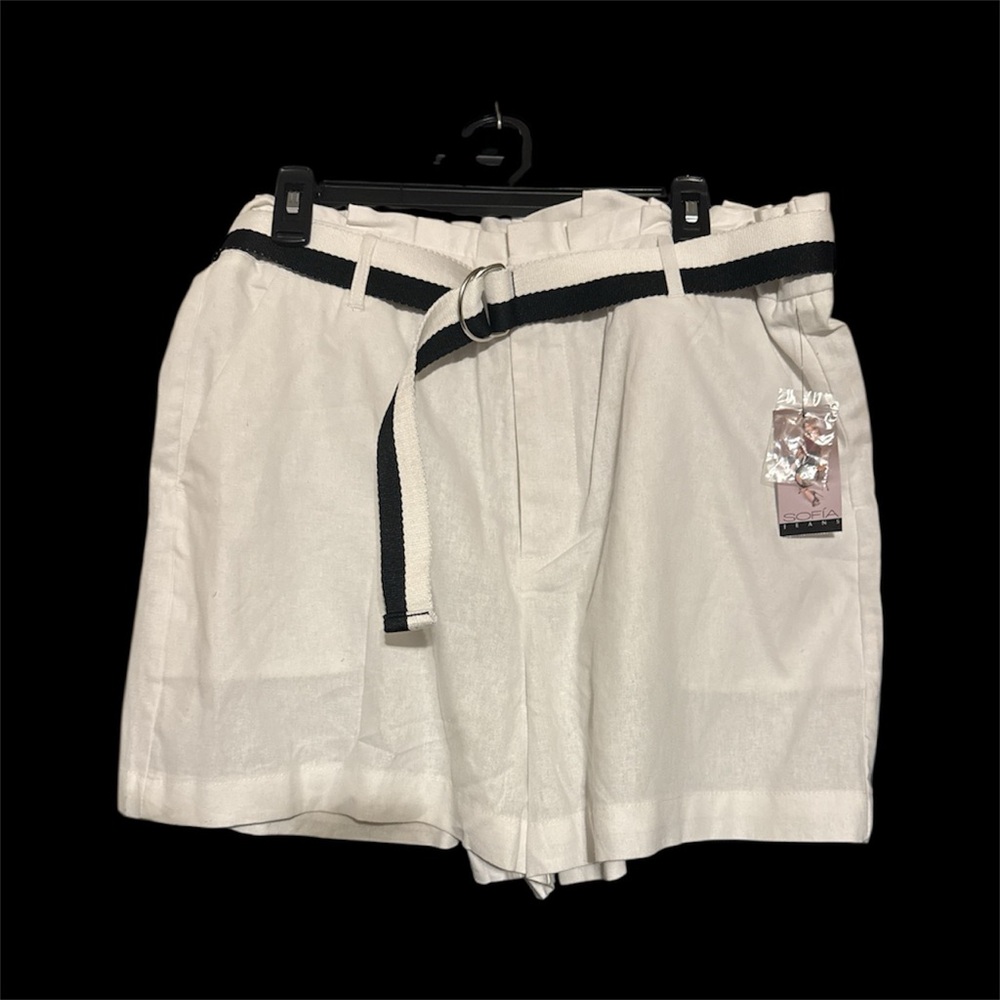 Stylish Women's White Shorts with Belt